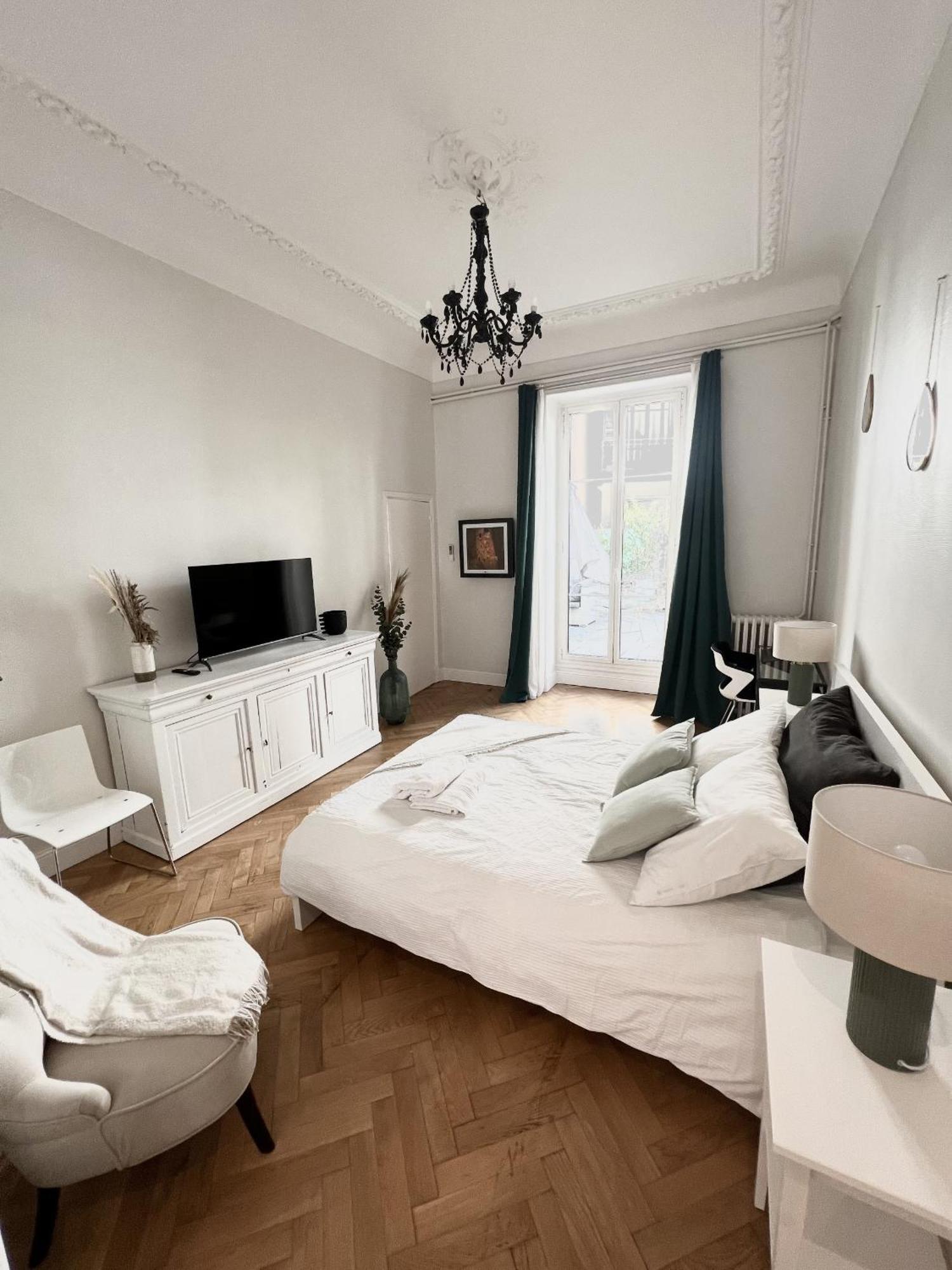 Superbe Appartement De 105 M2, Hyper Centre Avec Terrasse, Parking, A 5 Min De La Mer Ницца Экстерьер фото